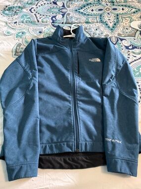 The North Face Kids TNF Apex Jacket in Teal Blue